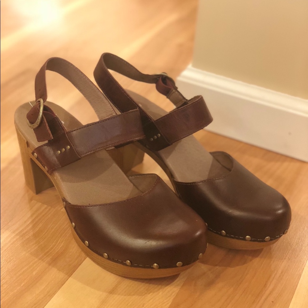 Burgundy dansko clogs